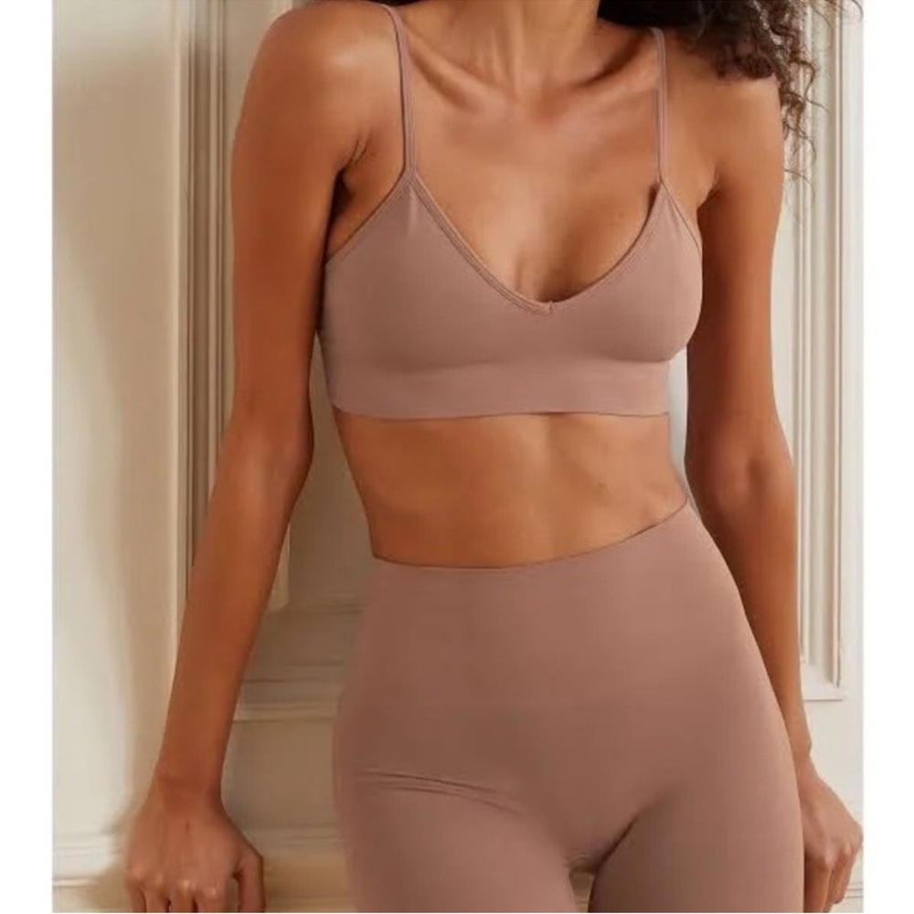 Skims shape wear - Picture 2 of 5